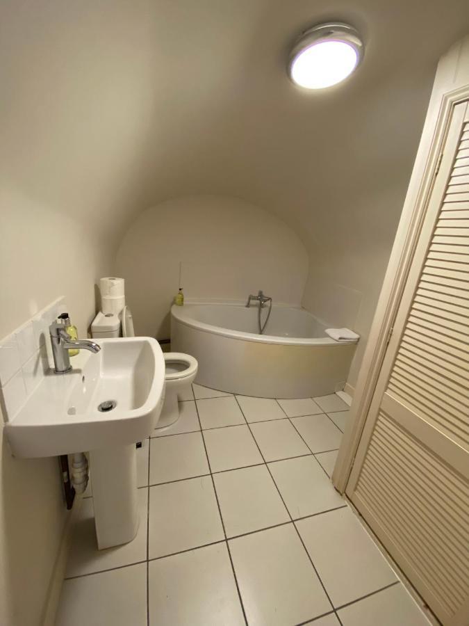 Stylish Maisonette And Studio In Victoria London Room photo